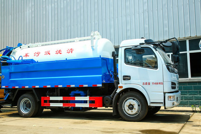 吸污車